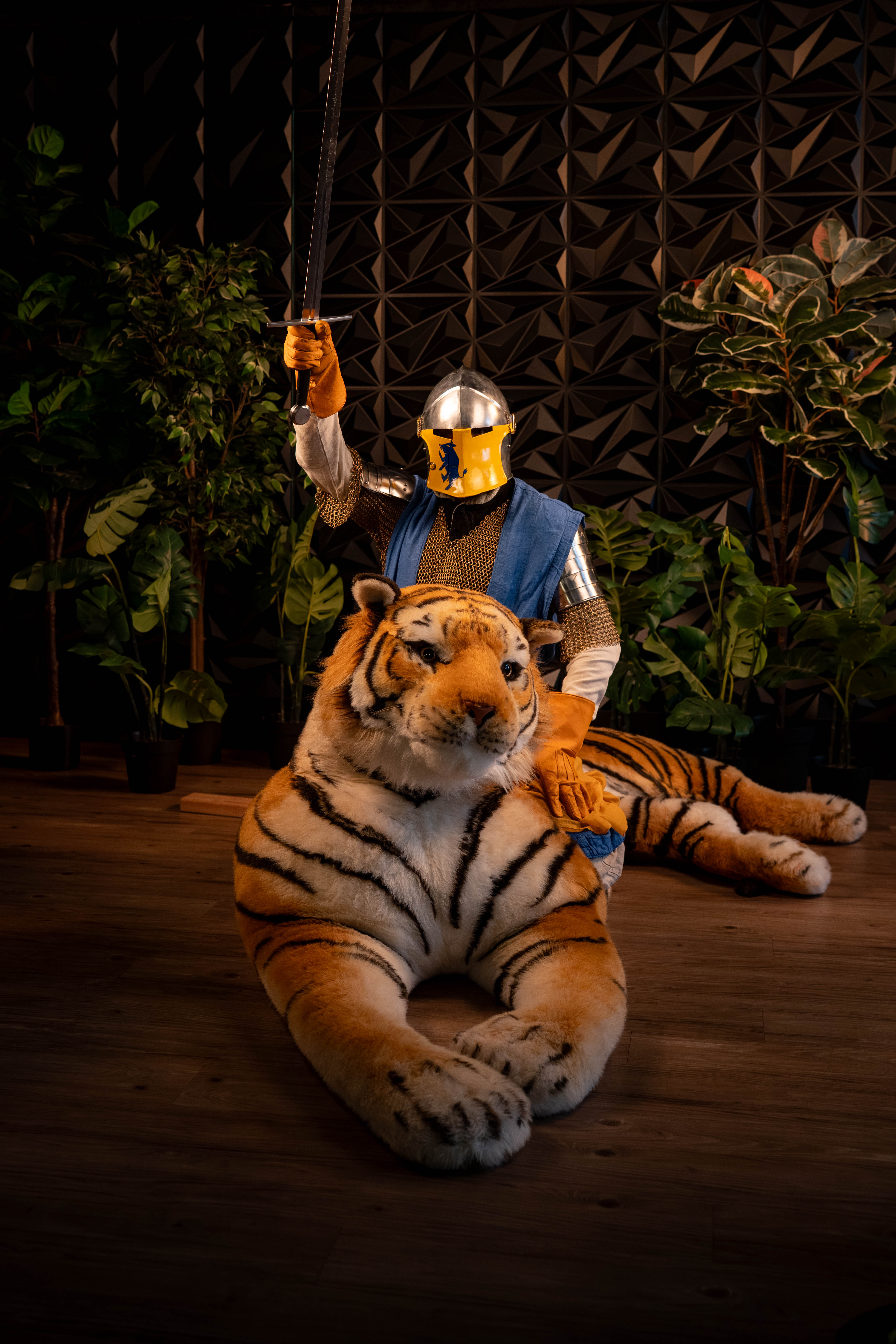 Sebastian Hesse — tiger prop, heraldic gear